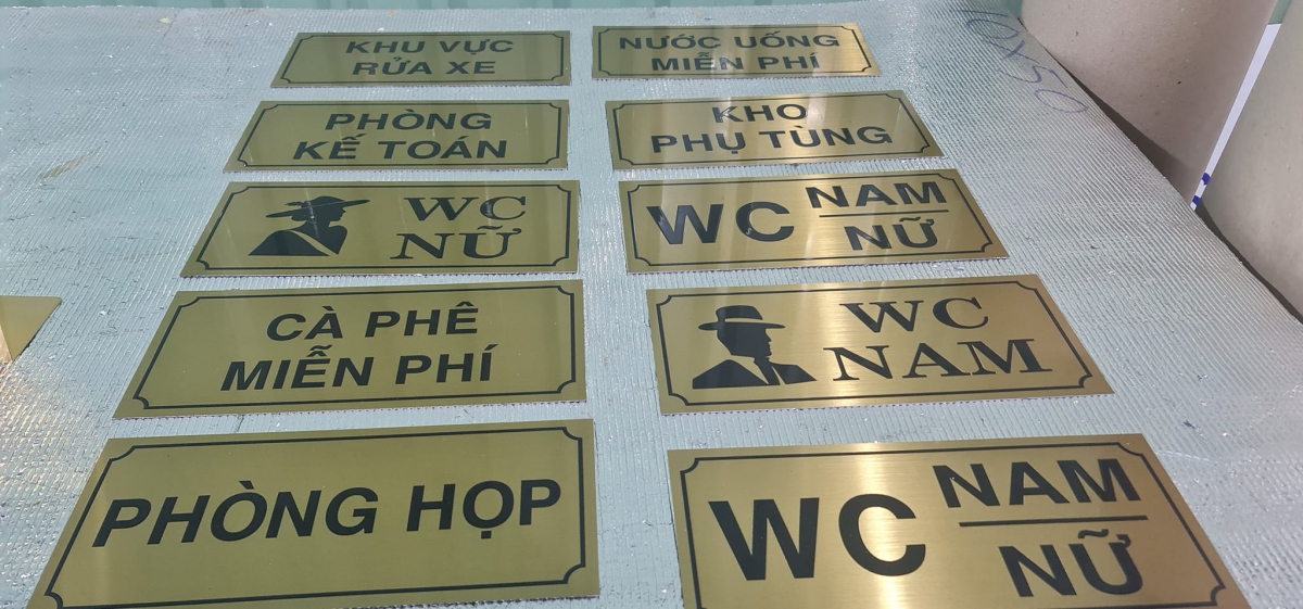 Làm bảng hiệu quảng cáo tại Biên Hòa Đồng Nai 7 bảng chỉ dẫn inox ăn mòn