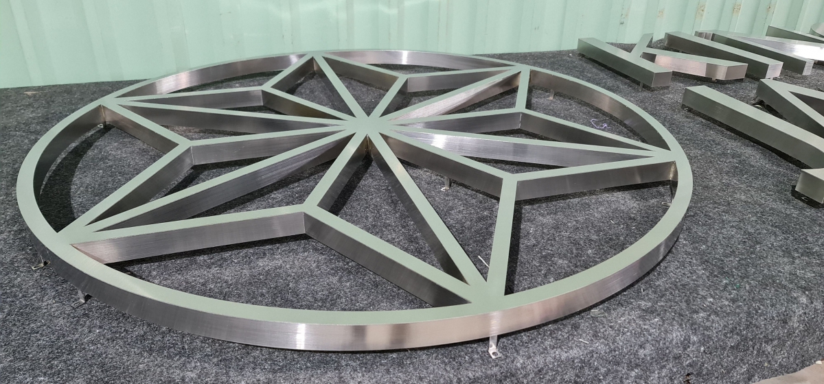 Dịch vụ gia công chữ inox tại Phan Thiết Bình Thuận 6 làm logo inox tại Phan Thiết