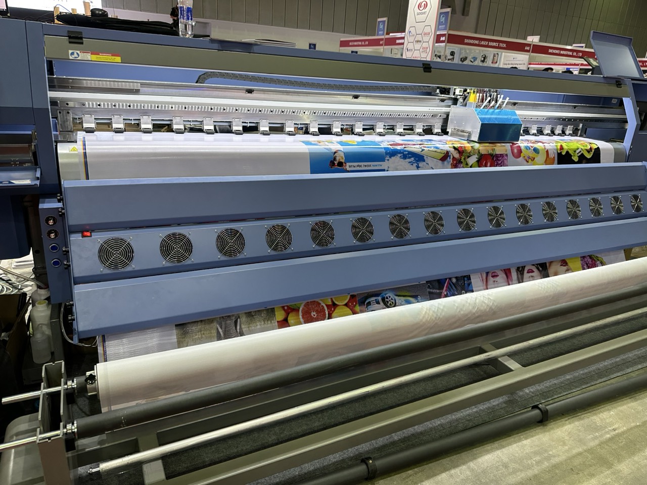 Dịch Vụ In Quảng Cáo Ở Biên Hòa 3 in decal khổ lớn